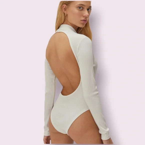 Nasty Gal Ribbed Open Back Sage Green Bodysuit in a Size 6 - Picture 1 of 7
